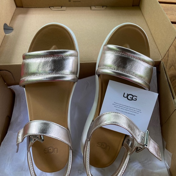 UGG Women's Strap Sandal in Rose Gold Metallic, 7.5 US - Picture 5 of 5